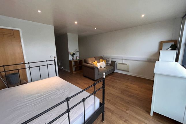 Studio To Rent Castle Buildings, Swansea Sa1