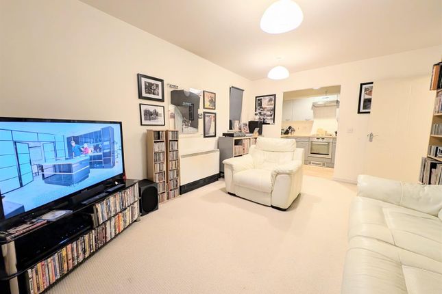 4, Holyhead Mews, Slough photo 3