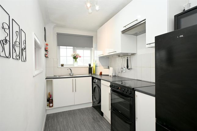 Flat 6, Chiltern Court, Albert Road, Polegate photo 4