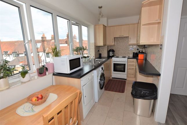 Flat for sale in Burkes Road, Beaconsfield