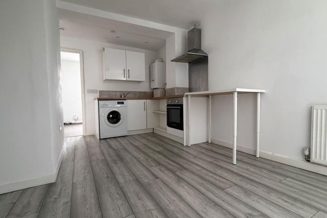 Flat 4, 139 Marldon Road, Paignton photo 2