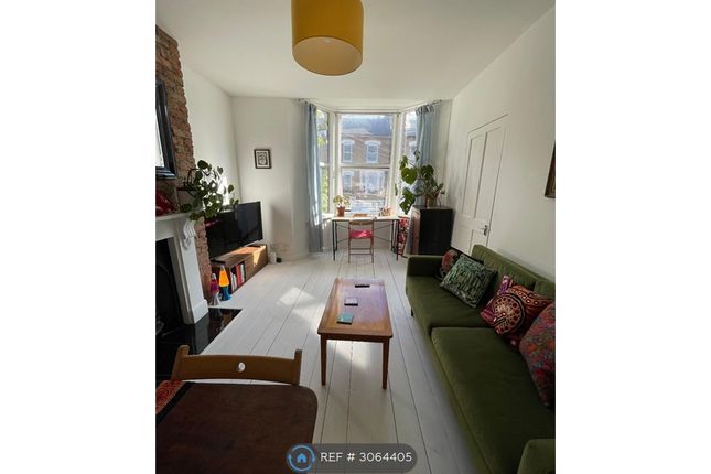 Flat, Saltoun Road, London photo 2