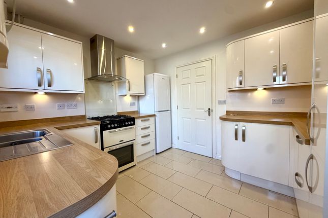 19 Harris Court, Treharris photo 3
