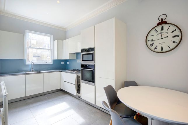 Flat for sale in Strathmore Gardens, London