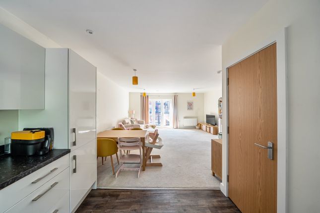Flat 3, 10, Archers Road, Hampshire photo 2