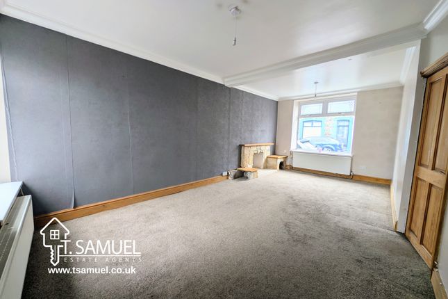 36 Arnold Street, Mountain Ash photo 3