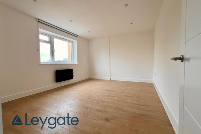 Castleview Road, Weybridge photo 4