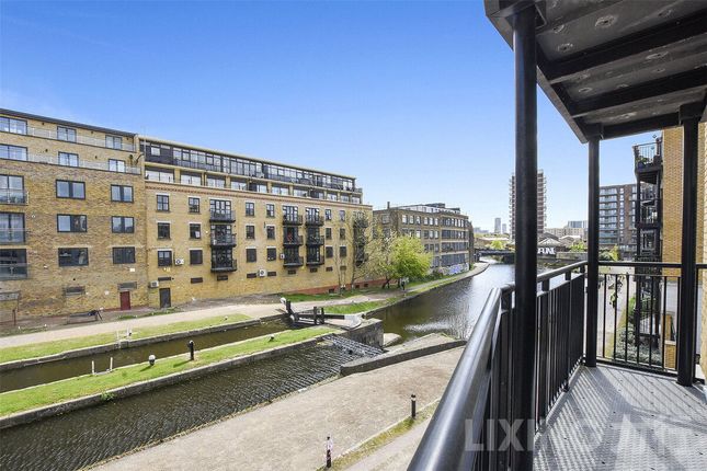 Thumbnail Flat for sale in Candle Street, Limehouse