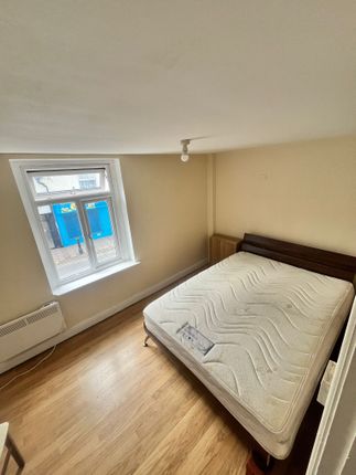 Flat 1a, 9 High Street, Select Source photo 4