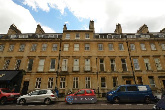 Flat On Top Floor In Centre Of Alfred St