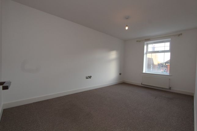 4, Polo Court, Petersfield photo 4
