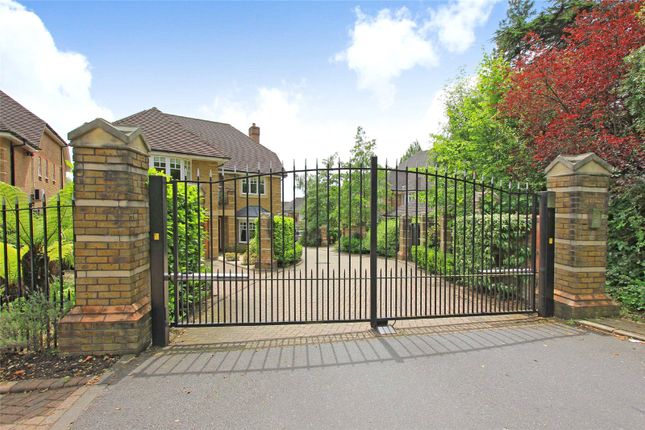 5, Saddlers Close, Barnet photo 2