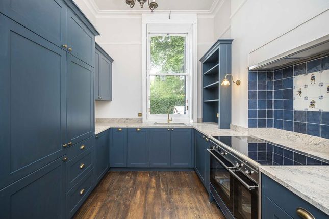 Flat 1, 17, Mecklenburgh Square, London photo 4