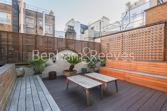 Duplex to rent in Henrietta Street, Covent Garden, City
