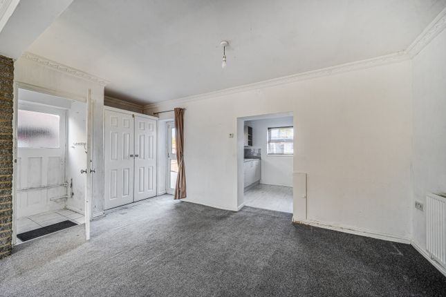 22, Station Road, Swindon photo 4