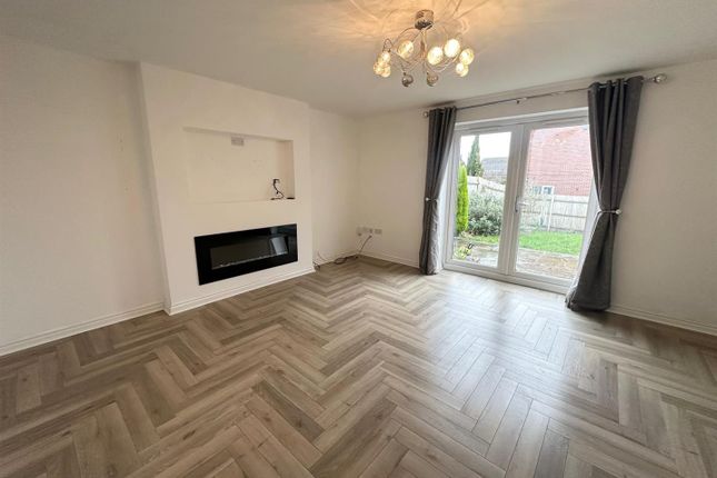 12, Chandler Drive, Kingswinford photo 5