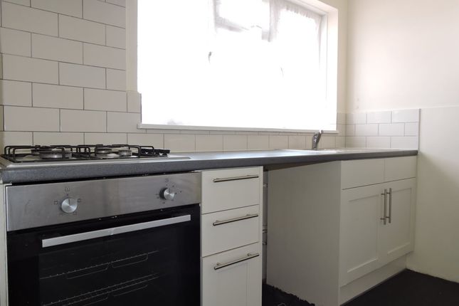 12, Grove Road West, Greater London photo 5