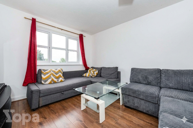 20, Eton Way, Dartford photo 4