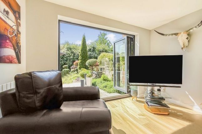 4, Riverbank, Hemel Hempstead photo 3