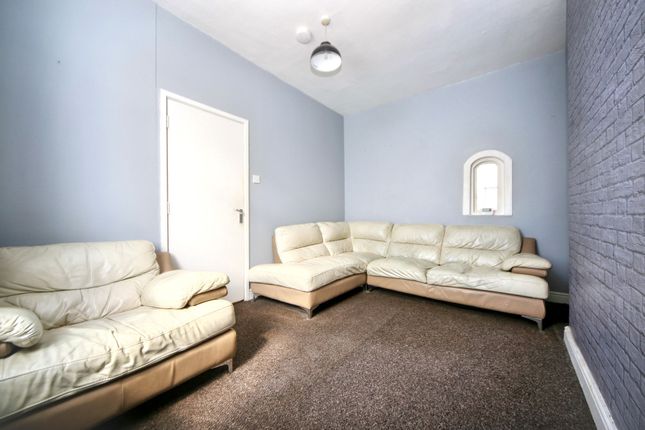17 Lichfield Street, Wigan photo 2