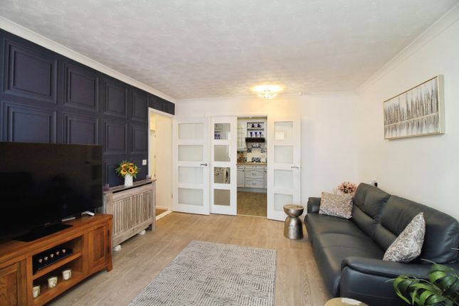 216 Newland Court, Newland Street, Witham photo 4