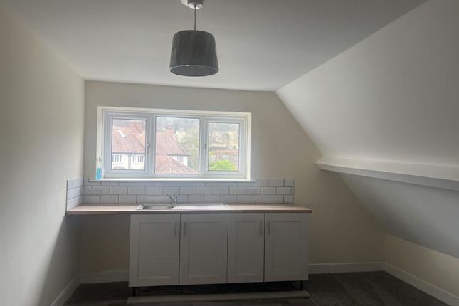 Room 8 15, Blenheim Road, Somerset photo 2