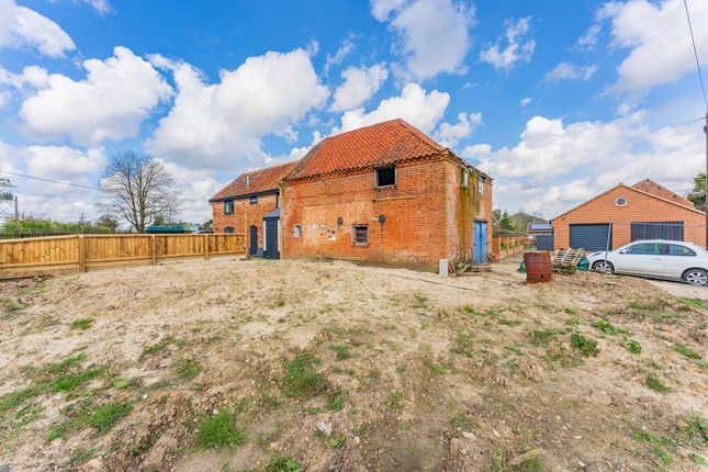Thumbnail Barn conversion for sale in Honing Road, Dilham, North Walsham