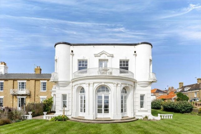 4-bed flat on Centre Cliff, Southwold, £1,500,000