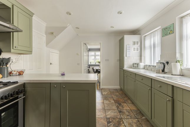 crossgate, Newbury Street, Hungerford photo 3