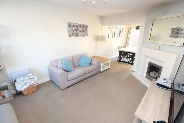7, Hill View Drive, Leicester photo 2
