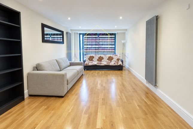 Flat 136 41, Millharbour, Greater London photo 4