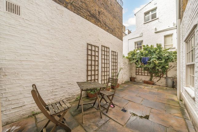 Basement Flat, 27, Charlwood Street, London photo 4