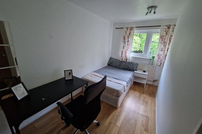 Thumbnail Shared accommodation to rent in Taeping Street, London