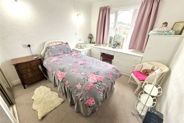 Flat 33 Grizedale Court, BLACKPOOL photo 4