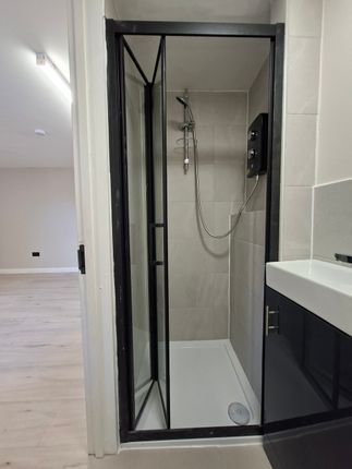 112, Montagu Road, London photo 5