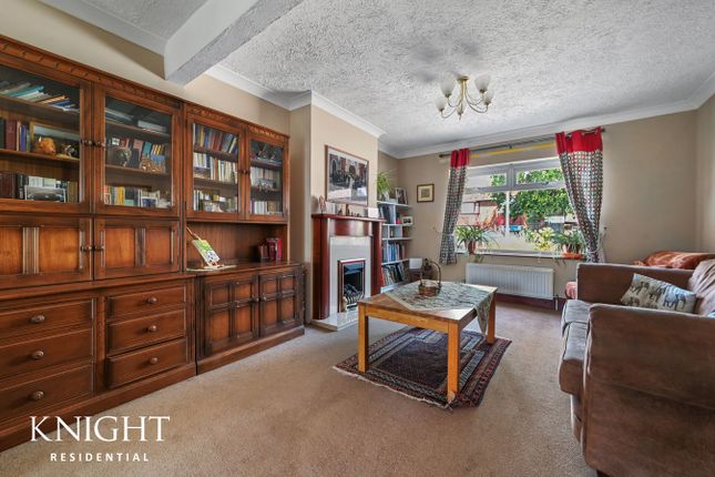 45, Dugard Avenue, Colchester photo 3