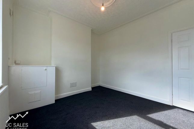 24, Cross Bank, Doncaster photo 3