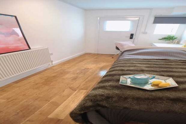 Thumbnail Room to rent in Wesley Close, London