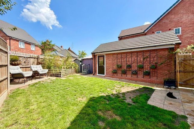 6, Thomas Bates Road, Kenilworth photo 2