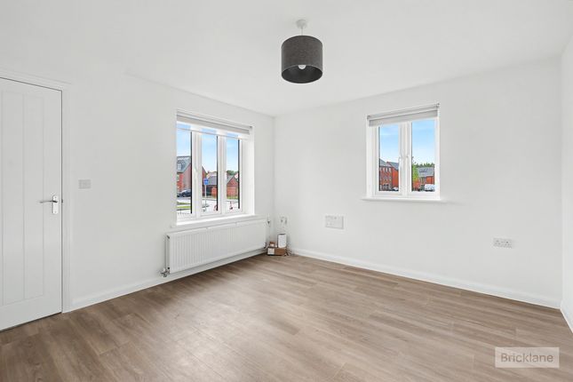 33, Hanafey Way, Northampton photo 3