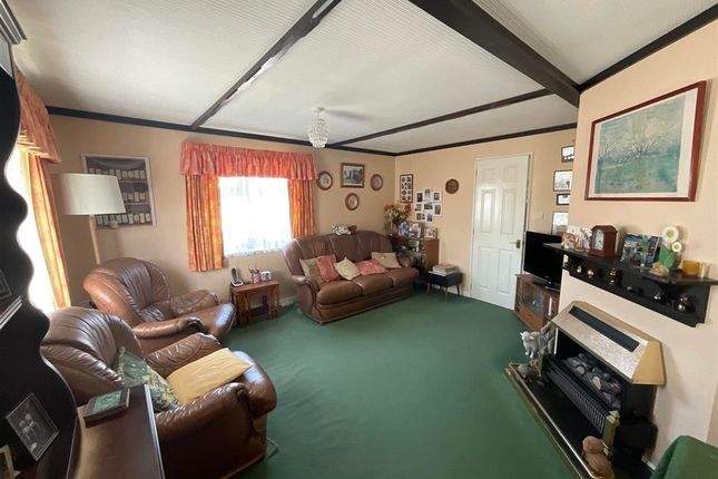 91 Chestnut Drive photo 3