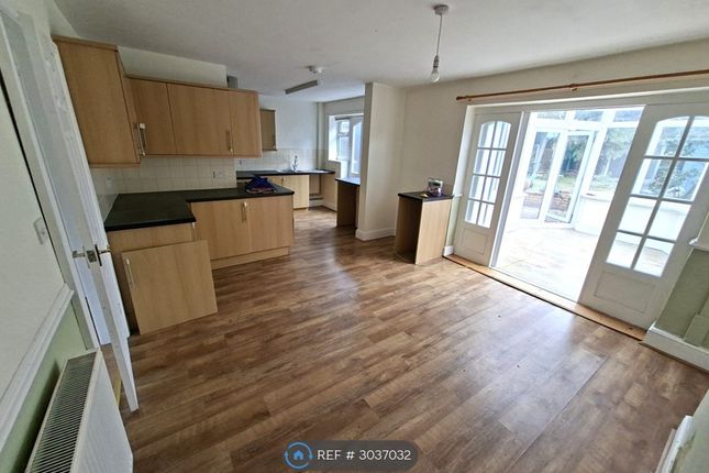 Woodville Terrace, Selby photo 2