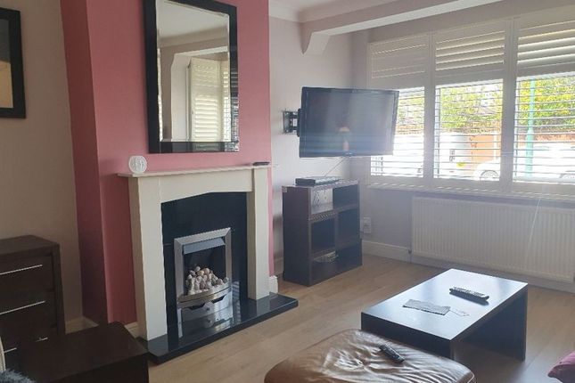 29, Priory Crescent, Sutton photo 2