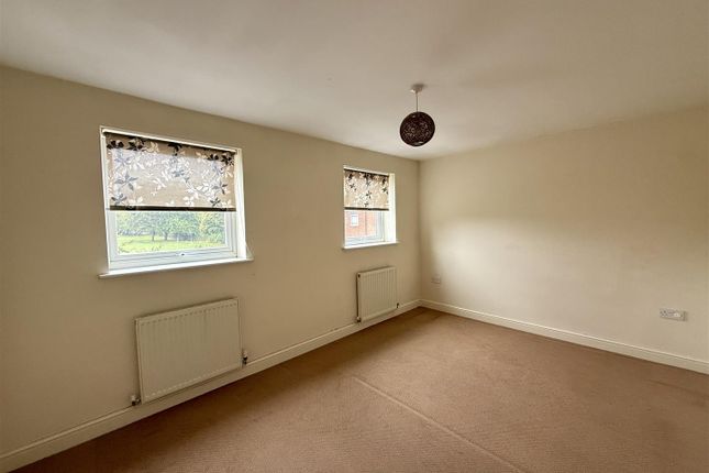 7 Royal Oak Court, Upper Marehay Road, Ripley photo 5
