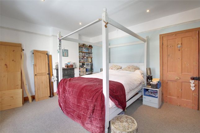 7, Coleman Road, Hampshire photo 3