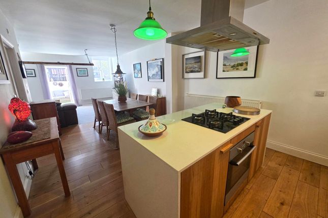 3 School House Mews, Barry photo 4