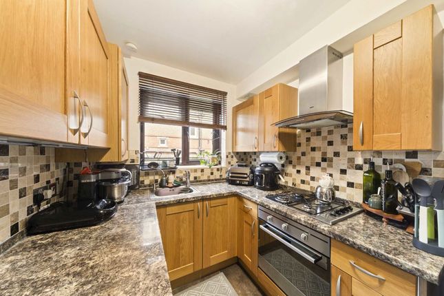 8 Priory Lodge, Castlebar Road, London photo 3