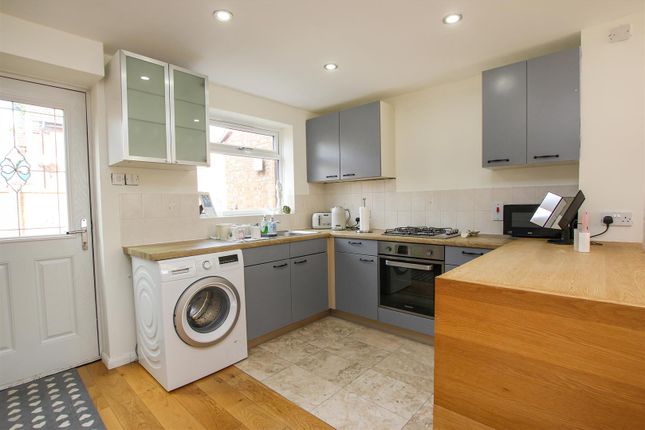 19, Lupin Close, Kettering photo 3