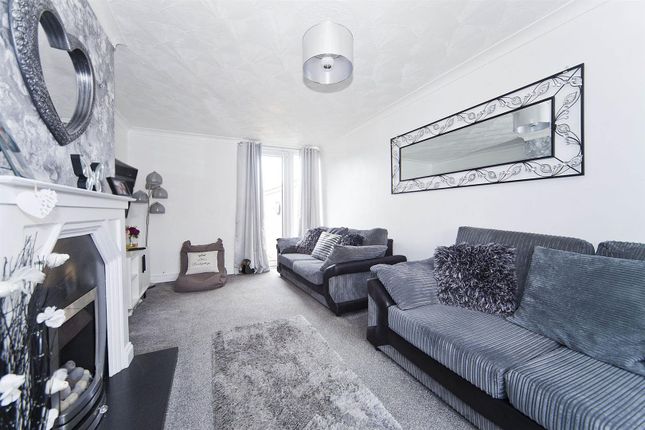 13, Fletcher Walk, Hartlepool photo 3