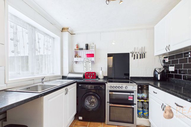 36 Roman Walk, Lancing photo 4